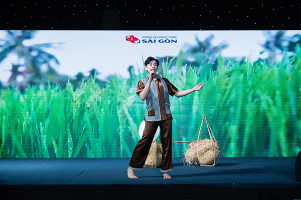 Tiết mục Trăng về thôn dã