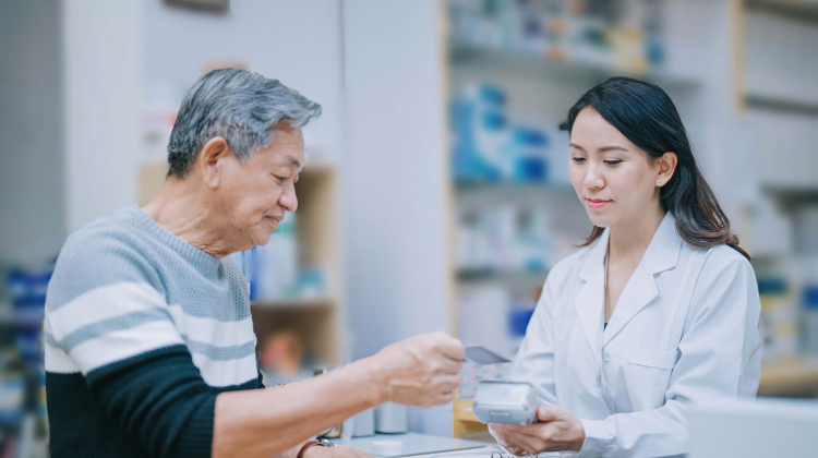 Cơ hội việc làm Cao đẳng Dược hiện nay? Xu hướng phát triển nghề trong tương lai?