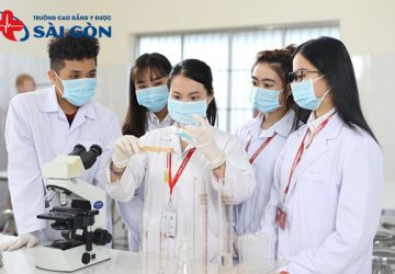 Học Cao đẳng Dược có khó không? Những khó khăn khi theo ngành?
